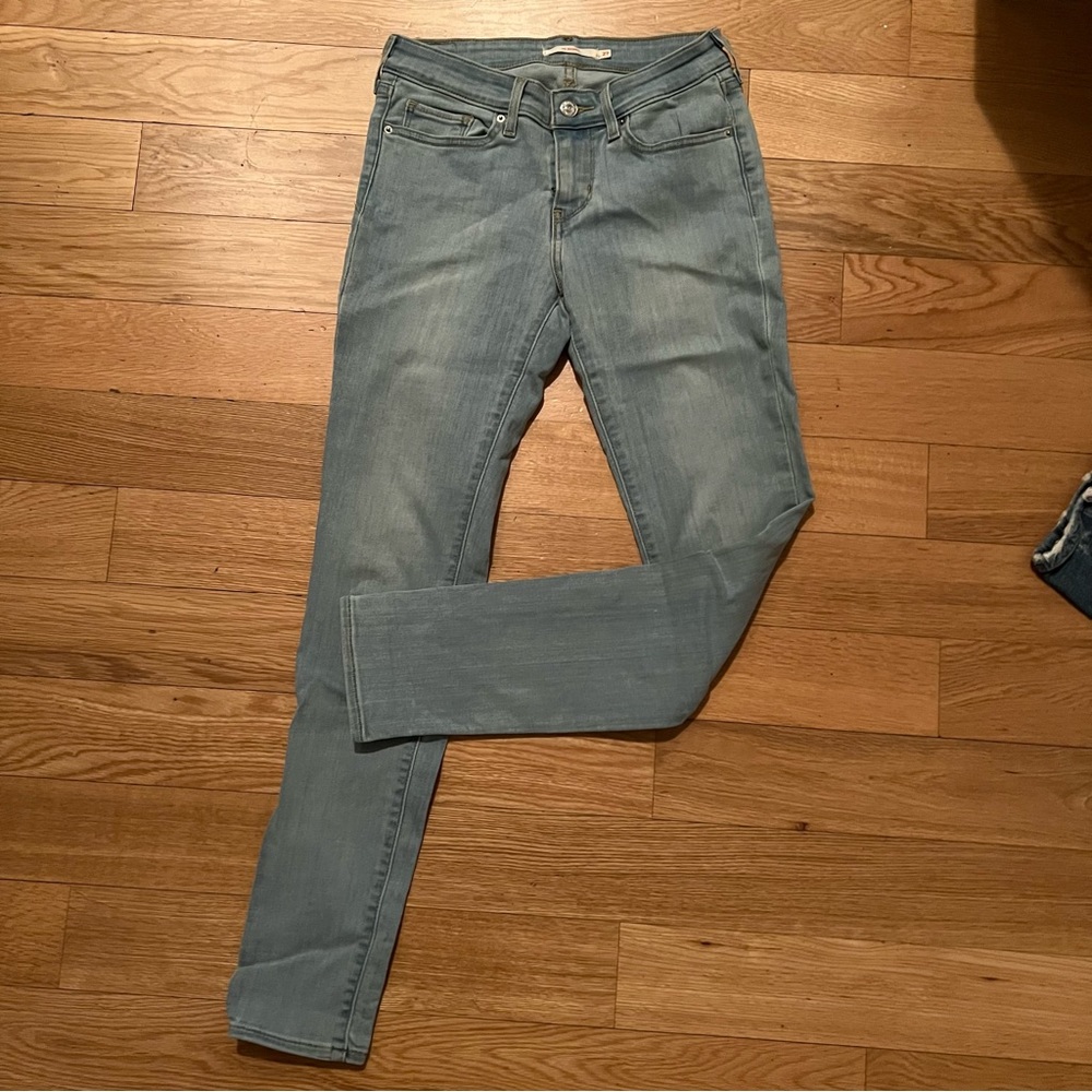 Levi’s 711 Skinny Jeans in Light Wash